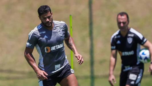 Hulk, atacante do Atlético, em treino na Cidade do Galo