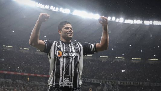 Hulk, atacante do Atlético, deve estar em campo para a partida contra o Brasil de Pelotas