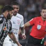 Atlético x Corinthians: árbitro relata arremesso de relógio no gramado do Mineirão