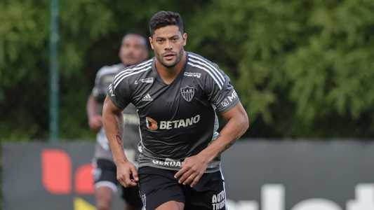 Hulk, atacante e capitão do Atlético, está disponível e deve jogar contra o Fortaleza