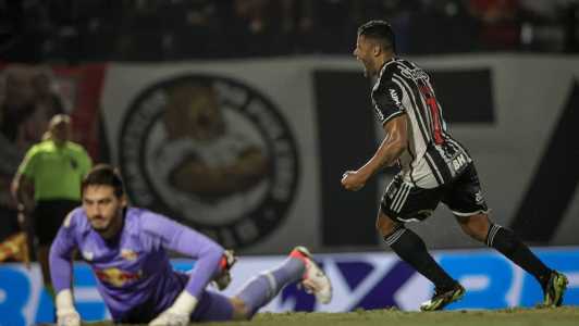 Hulk balançou a rede de Cleiton aos 35 minutos do primeiro tempo
