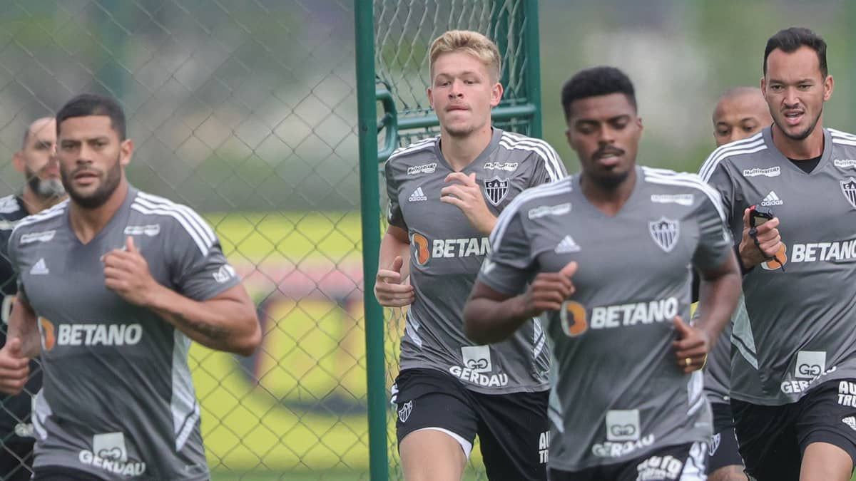 Após três dias de folga, Atlético se reapresenta de olho no líder Botafogo