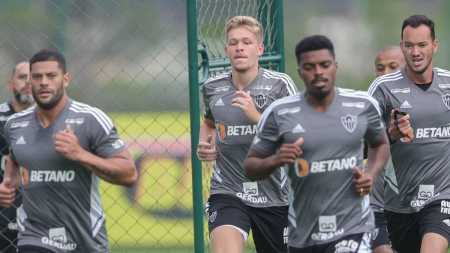 Hulk, Bruno Fuchs, Jemerson, Mariano e Réver na reapresentação do time do Atlético