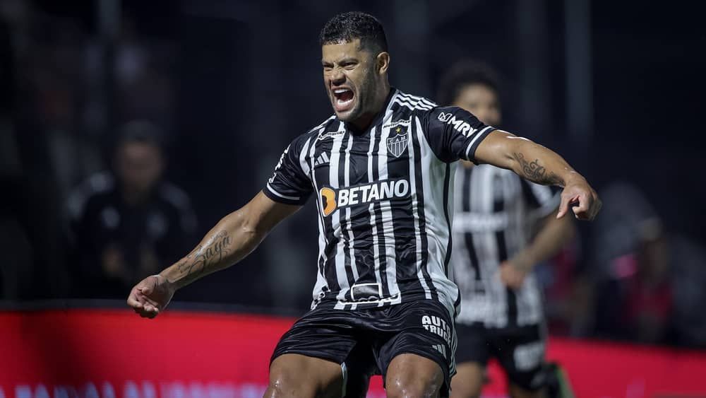 Hulk comemora vitória do Atlético e desabafa: 'Pressão foi muito grande'