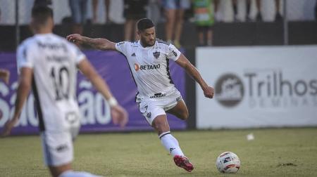 Hulk começou no banco e foi acionado no segundo tempo do jogo