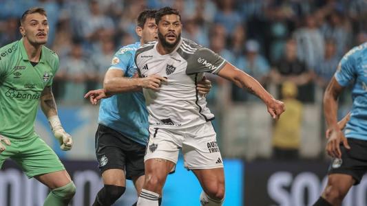 Hulk completou 151 jogos pelo Atlético no duelo contra o Grêmio