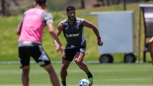 Hulk cumpriu suspensão e volta ao time na partida contra o Goiás