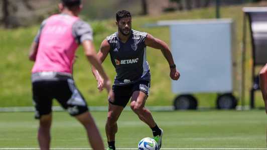 Hulk cumpriu suspensão e volta ao time na partida contra o Goiás