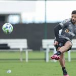 Ex-treinador do Atlético mira Hulk como reforço; jogador descarta interesse por saída