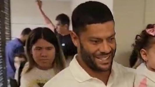 Hulk, do Atlético, em igreja de BH neste domingo (10)