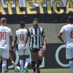 Hulk ‘faz chover’ em Muriaé e dá vitória ao Atlético em dia especial