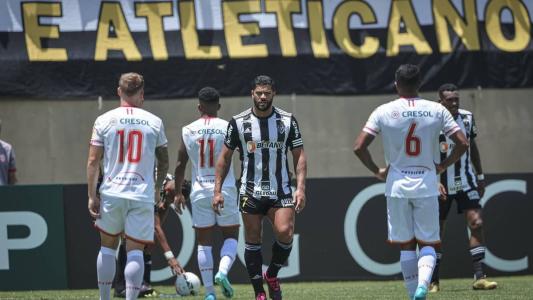 Hulk durante a partida contra o Tombense neste domingo (29)