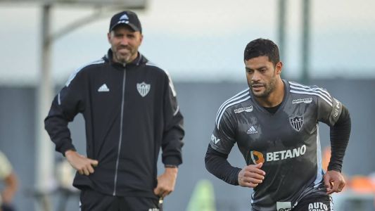 Hulk e Coudet em treinamento na Cidade do Galo