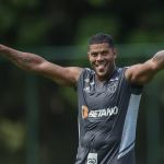 Atlético: julgamento no STJD não vai tirar Hulk do duelo com o Flamengo