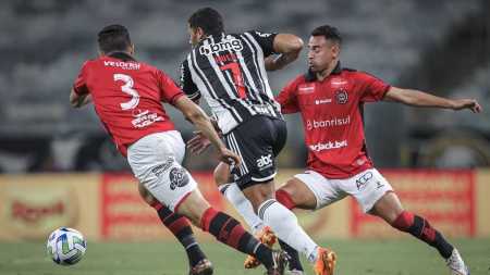 Hulk é o principal jogador do Atlético e a arma contra o Brasil de Pelotas