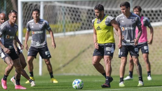 Hulk é o principal reforço para o Atlético na partida contra o Goiás