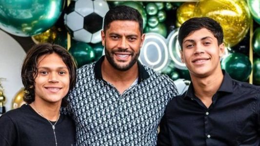 Hulk e os filhos Ian e Tiago, de 15 e 13 anos