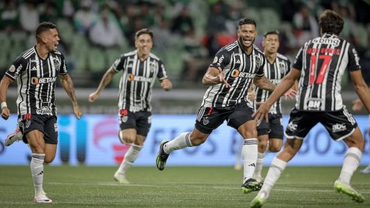 Hulk e Paulinho comandaram a vitória do Atlético no Allianz Parque