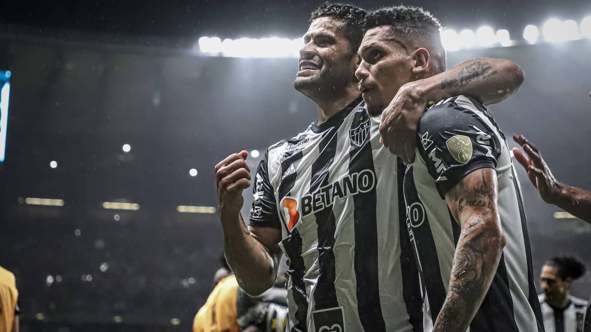 A dupla ‘tá on’: Hulk e Paulinho decidem para o Galo