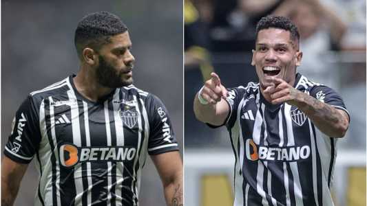 Hulk e Paulinho durante jogo contra o Cuiabá