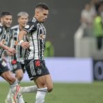 Hulk e Paulinho marcaram 66% dos gols do Atlético na temporada