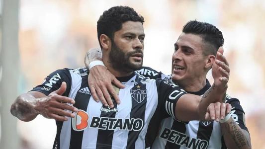 Hulk e Pavón disputaram uma edição de Copa do Mundo