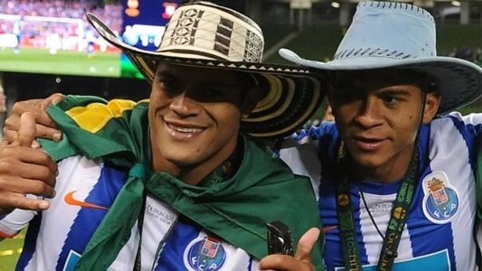Hulk e Walter durante partida pelo Porto