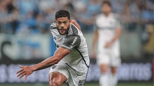Hulk, em duelo contra o Grêmio, disputado em Porto Alegre