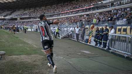 Hulk está a um gol de se isolar como 24º maior artilheiro da história do Atlético