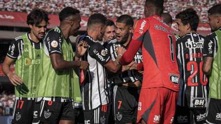 Hulk está na seleção do turno do Campeonato Brasileiro