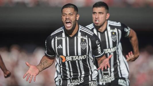 Hulk fez belo gol de falta na vitória sobre o São Paulo