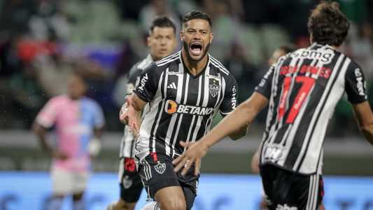 Hulk fez belo gol e alcançou importante marca pelo Atlético
