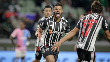Hulk fez belo gol e alcançou importante marca pelo Atlético