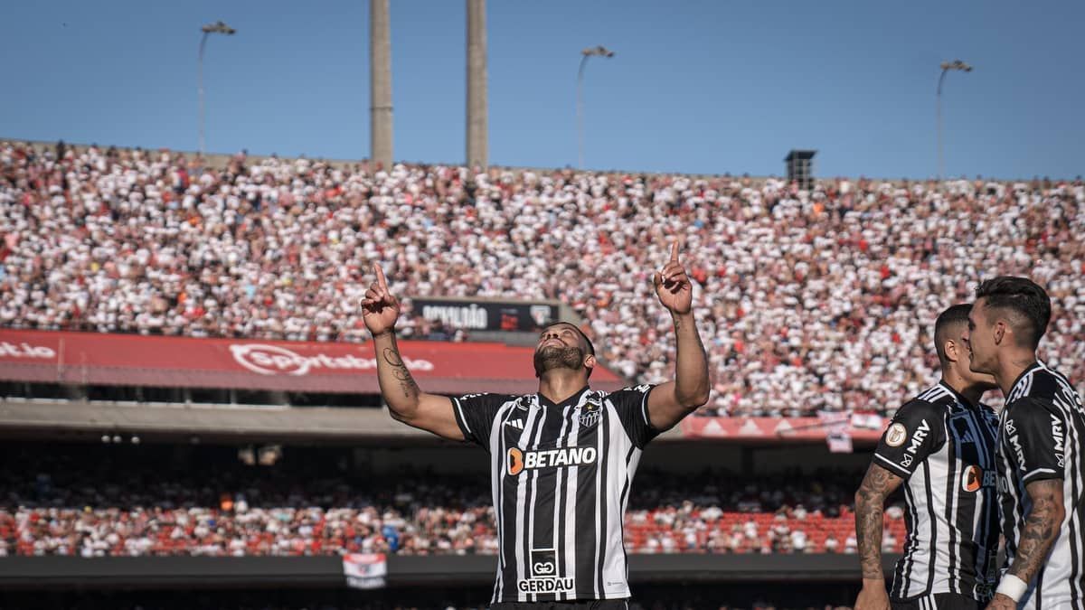 Aliviado com vitória do Atlético, Hulk diz: 'Que nos dê força para quarta'