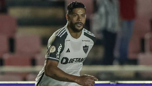 Hulk fez gestos e insultou árbitros da partida