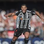 Atlético bate São Paulo pelo Brasileiro, ganha 1ª com Felipão e encerra jejum 