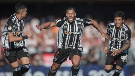 Hulk fez o primeiro gol do Atlético na vitória sobre o São Paulo, em pleno Morumbi
