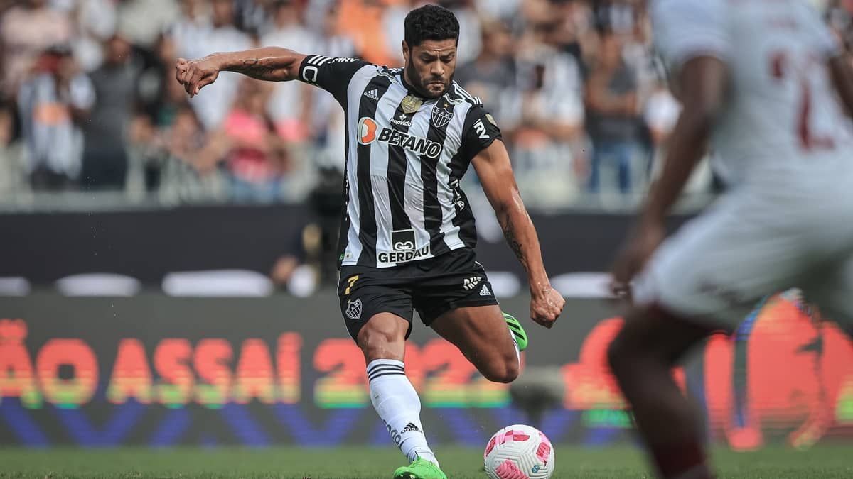 Atlético encara Fluminense em 'jogo de seis pontos' e início da era Felipão 