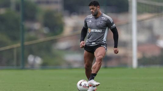 Hulk foi até a Cidade do Galo nesta quinta-feira (23)