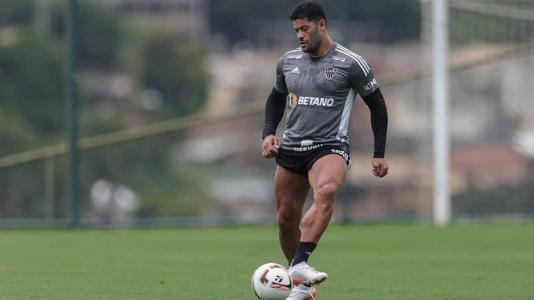 Hulk foi até a Cidade do Galo nesta quinta-feira (23)