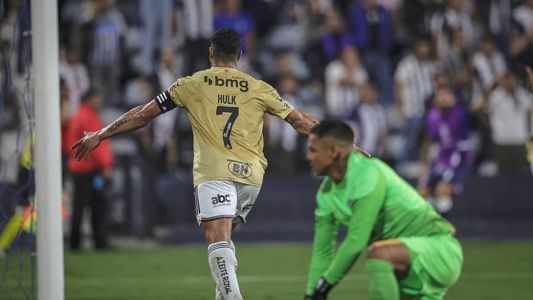 Hulk foi eleito o melhor centroavante do Brasileirão