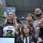 Atlético homenageia Hulk antes de duelo contra o Grêmio na Arena MRV