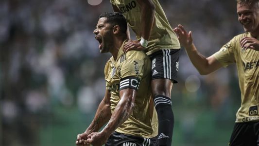 Hulk foi o destaque da partida com dois gols de falta