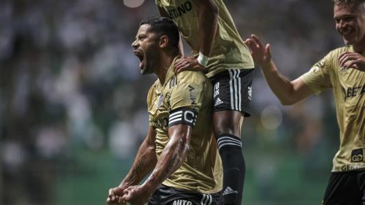 Hulk foi o destaque da partida com dois gols de falta