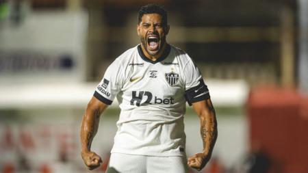 Hulk marcou três na goleada atleticana