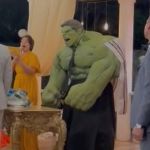 Hulk 'invade' cerimônia de casamento de torcedor do Atlético; assista