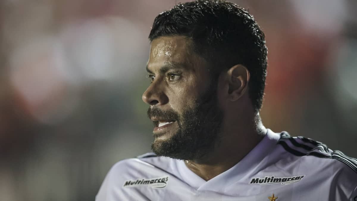 Hulk leva 10° cartão amarelo pelo Atlético em 2023