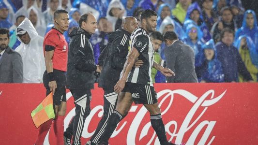 Hulk levou o terceiro cartão amarelo na fase preliminar e perde a estreia na de grupos