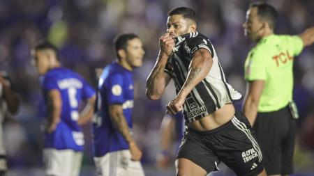 Hulk marcou cinco gols em cinco jogos contra o Cruzeiro