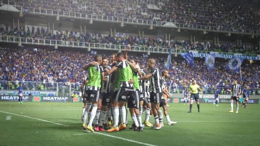 Hulk marcou no clássico e garantiu empate do Atlético diante do Cruzeiro
